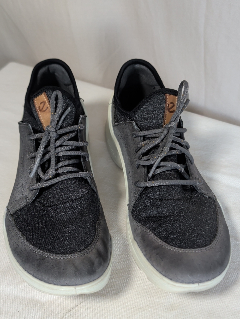 Ecco Women's Dark Gray Knit and Leather Lace-Up Sneakers Every Day Casual Wear